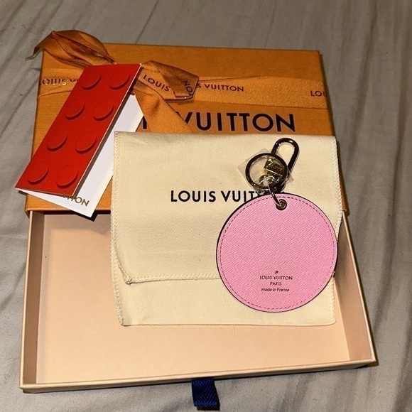 NWT Louis Vuitton 2022 Holiday Illustrate Paris Bag Charm& Key Holder-Li… - Picture 3 of 9